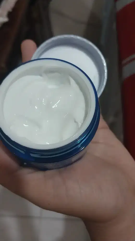 Day cream azura kondisi 95%