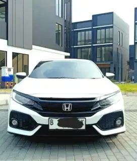 Honda Civic hatch back  E Turbo 2018 Tangan 1