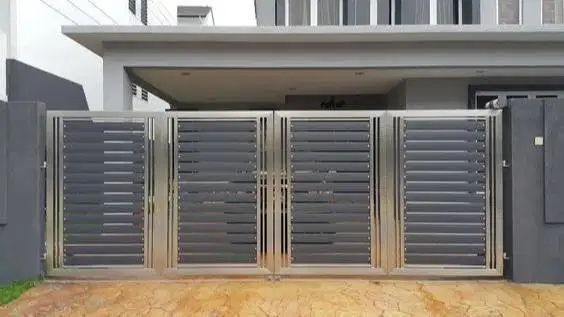 pagar besi kombinasi kayu minimalis