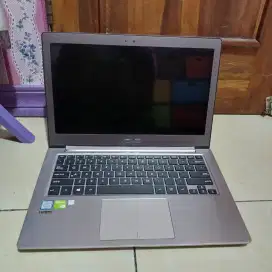 Asus Zenbook UX303U tipis