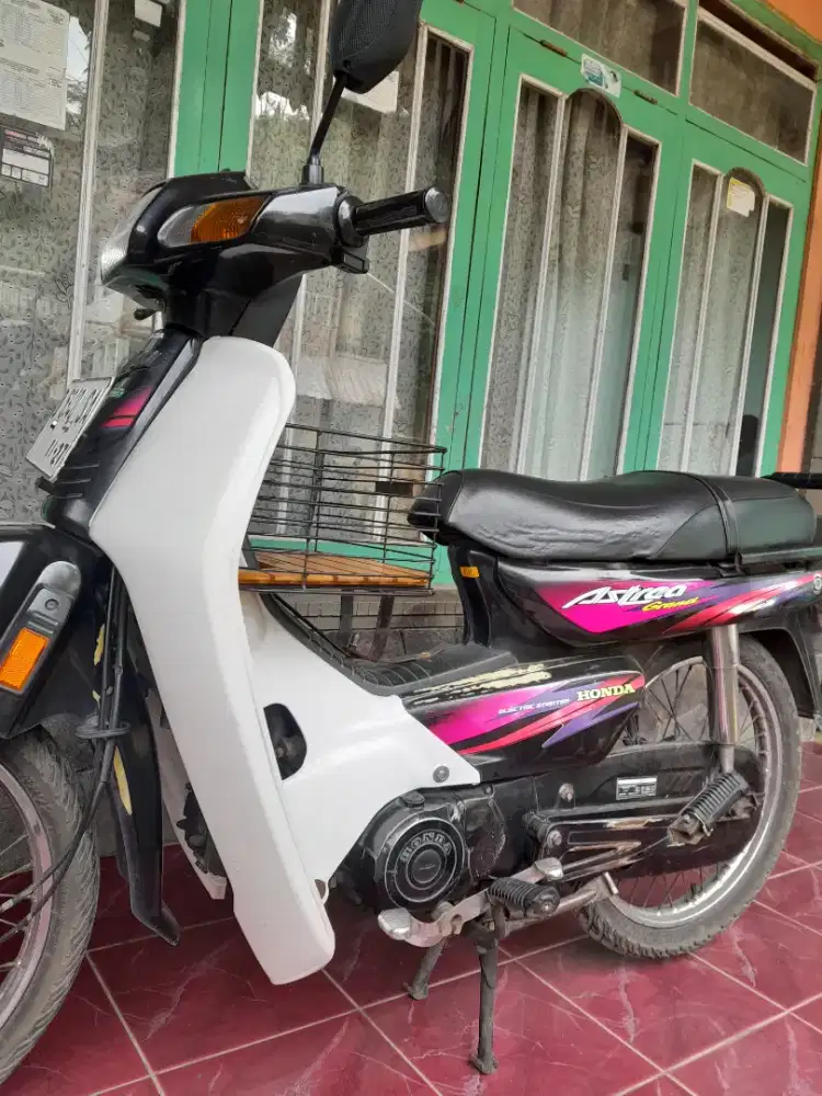 Bismillah ,,,barangkali ada yg minat Honda grand 1997 ss kumplit,