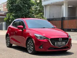 MAZDA 2 R SKYACTIV AT MATIC 2016 RED SOUL FAVOURIT