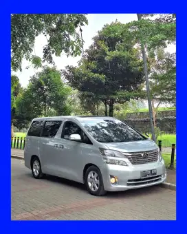 Toyota Vellfire 2.4 AT Sunroof