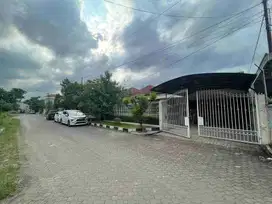 RUMAH DARMO HARAPAN UTARA 8 LUAS 375 ROW JALAN NYAMAN DEKAT KE SUKOMANUNGGAL