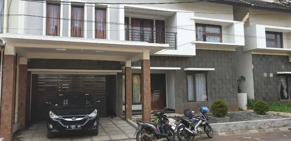 Rumah 2 Lantai Didalam Cluster di Pejaten Timur Siap Huni