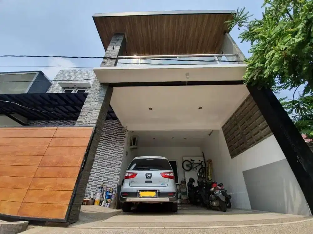 Rumah di Vila Dago Pamulang Ada Swimming Pool