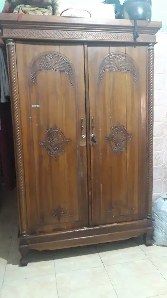 LEMARI KAYU JATI