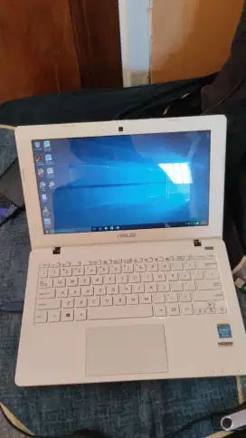 Laptop murah Asus