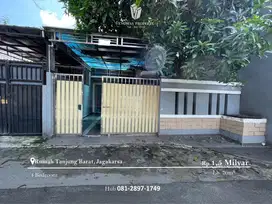 Dijual Rumah daerah Tanjung Barat, Jagakarsa, Jakarta Selatan 3 Kamar Tidur