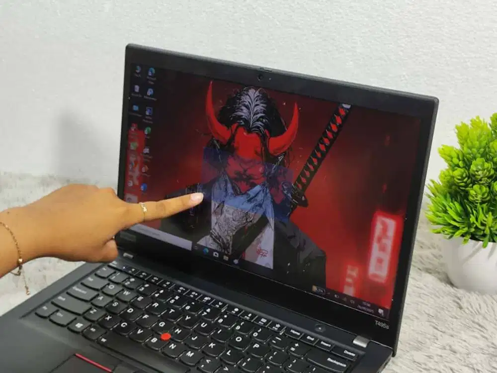 Lenovo Thinkpad T495S AMD R5 Pro VGA AMD Touchscreen