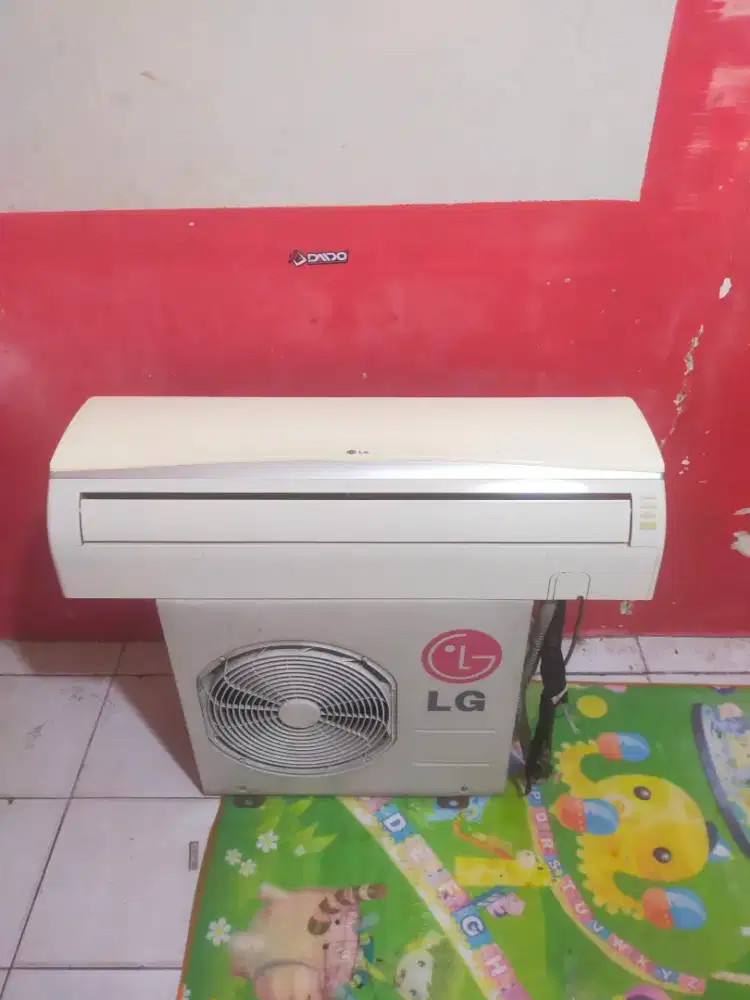 dijual AC merk LG 1/2pk