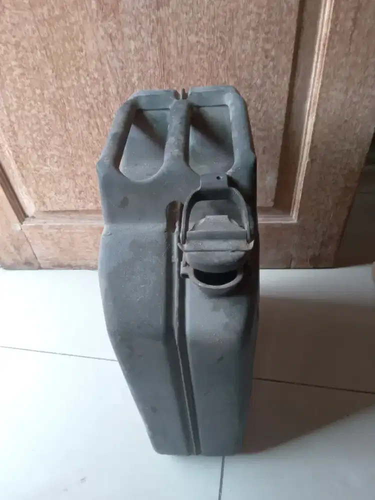 Kompan Besi Jeep