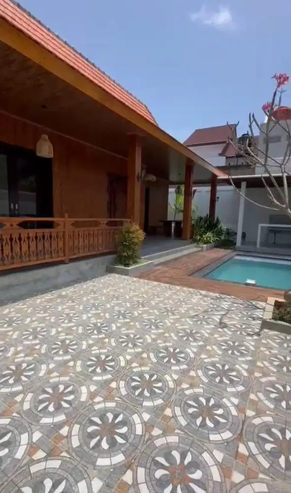 Dijual Vila / Rumah Berlokasi di Kuta Selatan - Luas Tanah 200m2