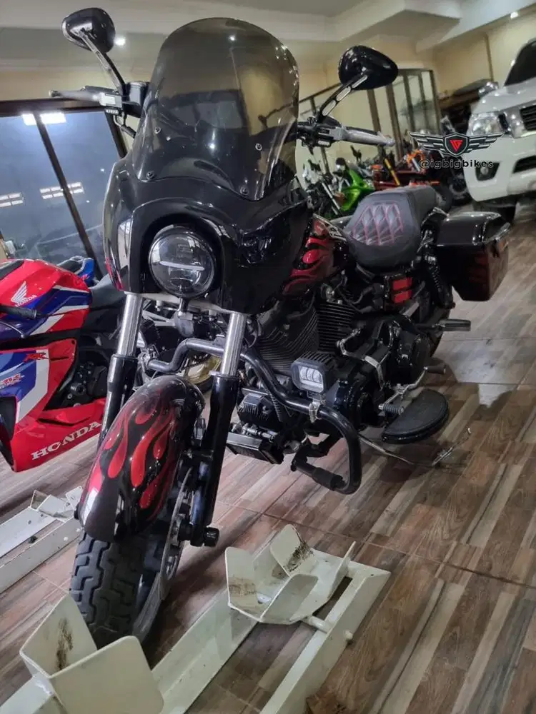 Harley Softail Dyna Switchback 2012