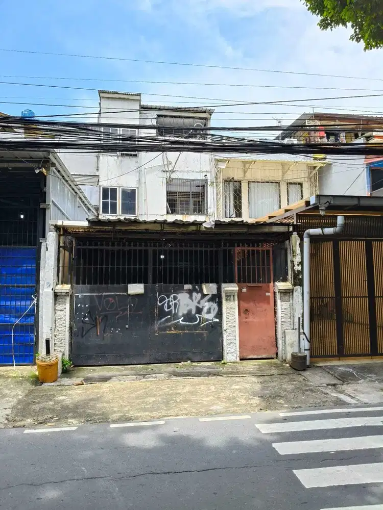 Ruko 3,5 Lantai Dekat Dengan Pasar Tn Abang Lokasi Strategis