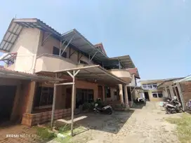 Rumah + Gudang + Kost Terawat Dekat Keramaian di Sukamenak