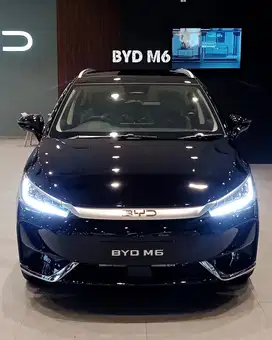 BYD M6 2025 Listrik