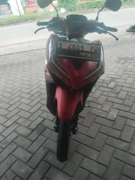Motor vario 150 keyless tahun 2019 warna merah
