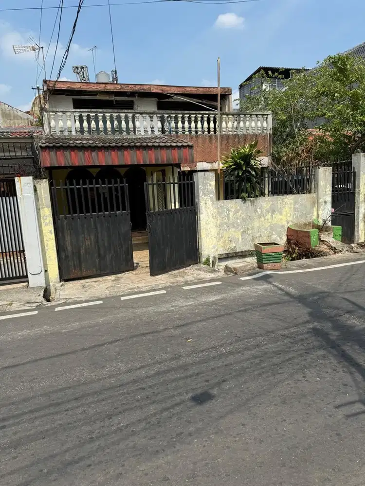 Rumah Tua di Tanah Tinggi Jakarta Pusat