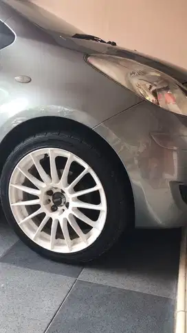 Toyota Yaris 2011 Bensin