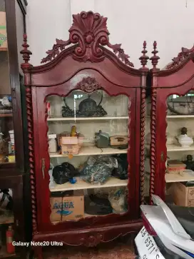 Dijual lemari antik HB 7 murah meriah 1 stel