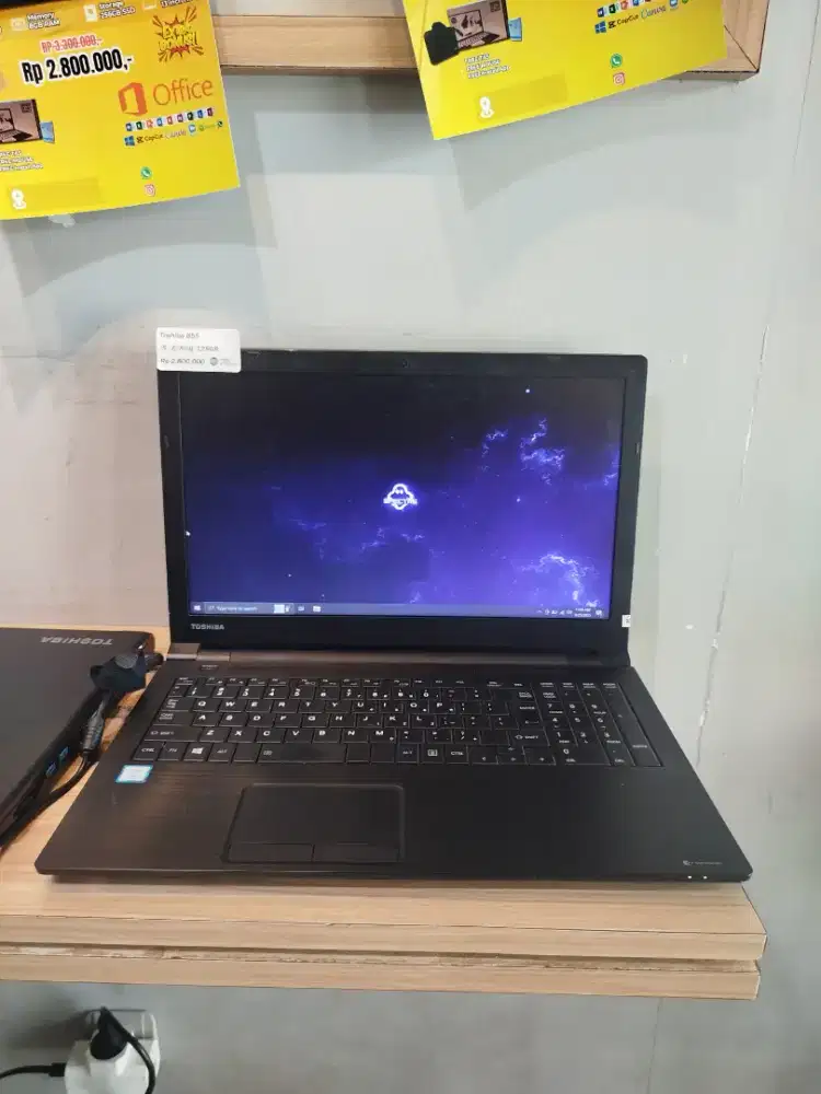 Laptop kerja second ex kantoran bergaransi Toshiba Dynabook B55