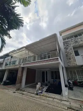 BU Turun harga Rumah PIK1 3 Lantai Cluste Volendam jakarta Utara