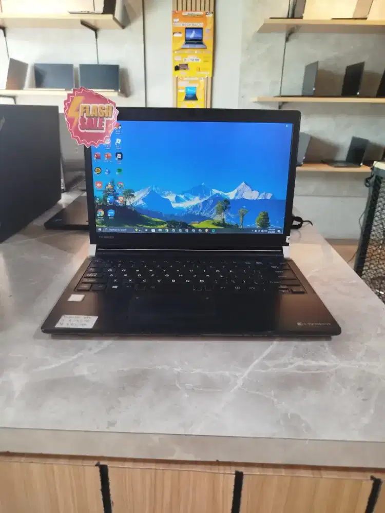 Laptop kerja second ex kantoran bergaransi Toshiba Dynabook R73