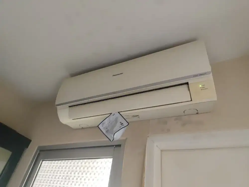 Dijual segera AC Daikin 1/2 PK