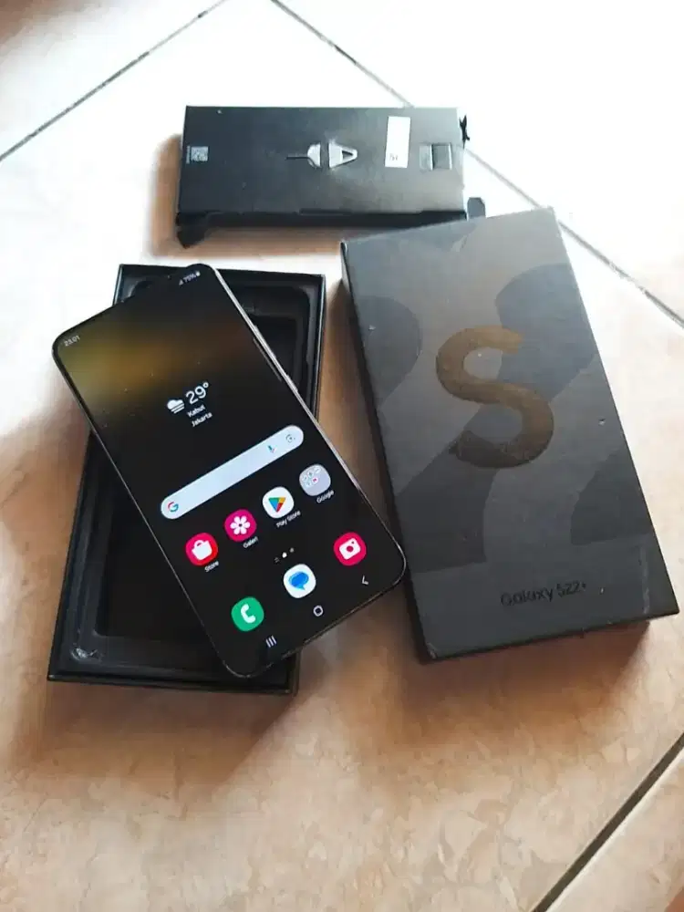 Samsung S22+ 8/256 Sein