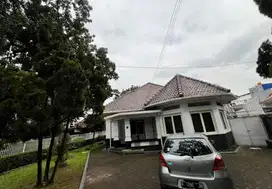 Dijual Rumah strategis  heritage luas di pusat kota di sayap Jl Veteran bandung