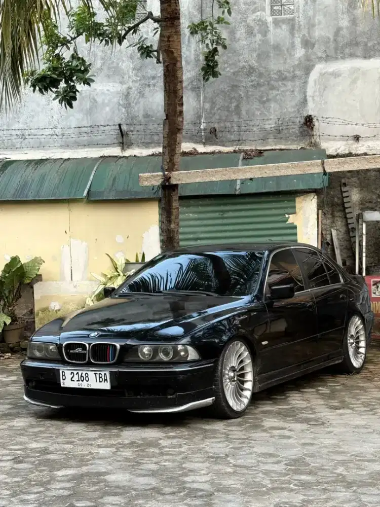 MOBIL MEWAH KEREN ELEGANT