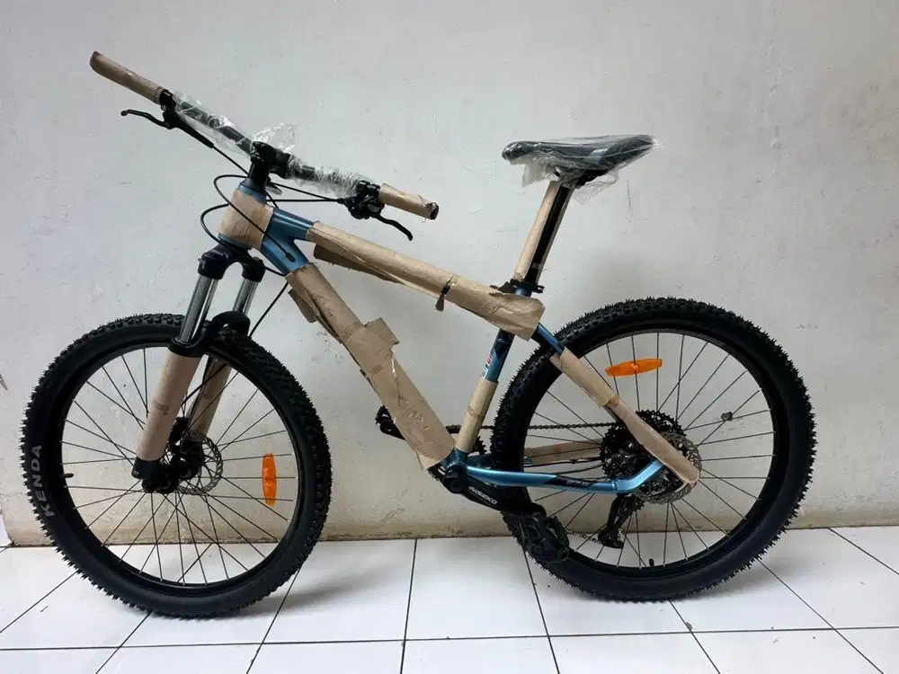 SEPEDA GUNUNG UNITED DETROIT 6.1 ( NEGO)