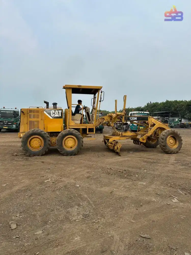 Grader Caterpillar 120H (2010)