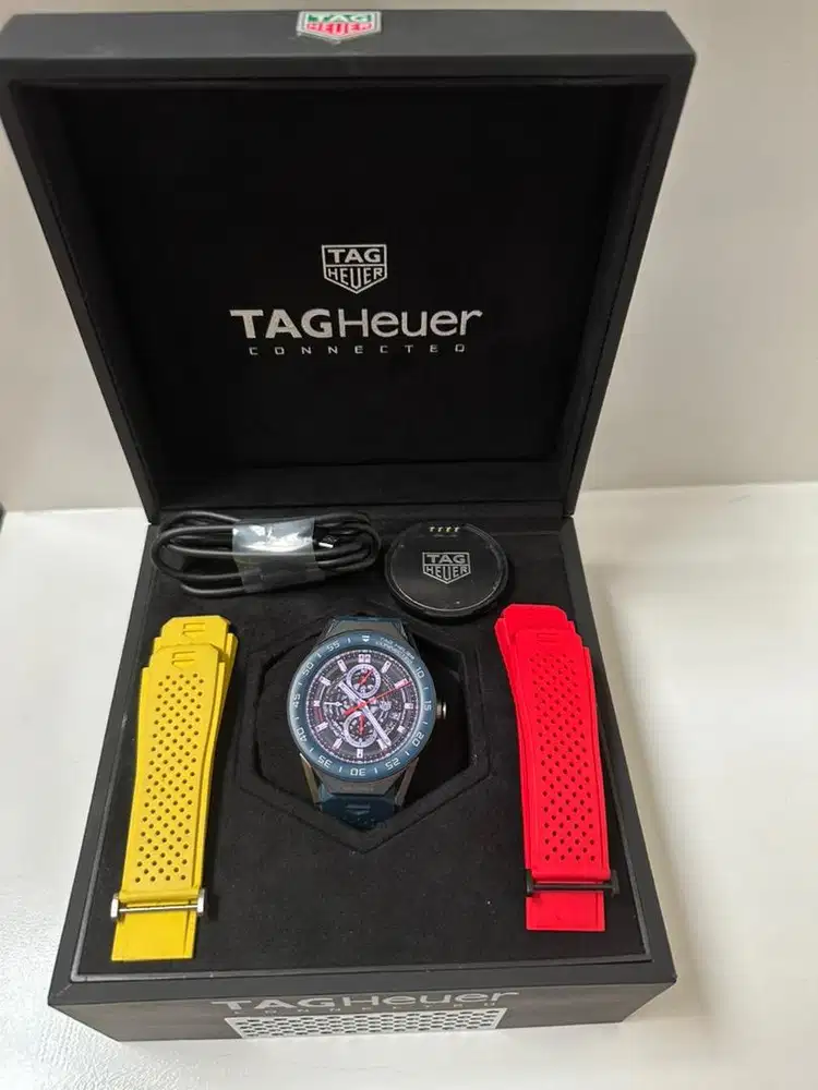 Tag Heuer Connected Modular 45 Gen 2 warna Biru