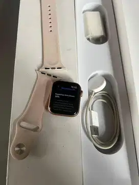 Dijual Apple Watch SE 1 Gold 40MM Lengkap