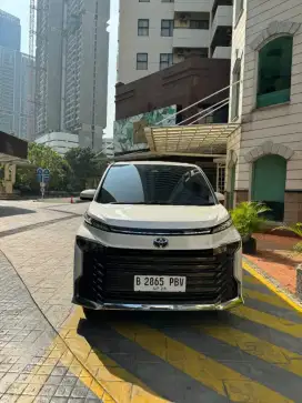 Toyota Voxy Facelift 2022