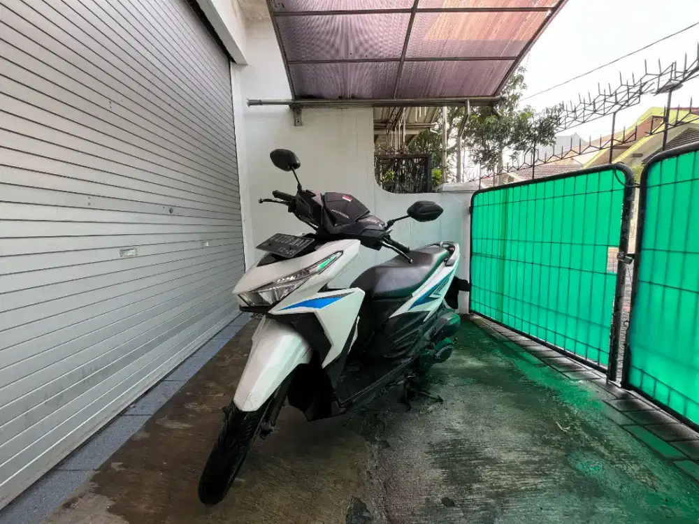 Vario 125 putih