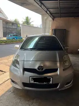 Dijual Yaris bakpao E 2011 silver