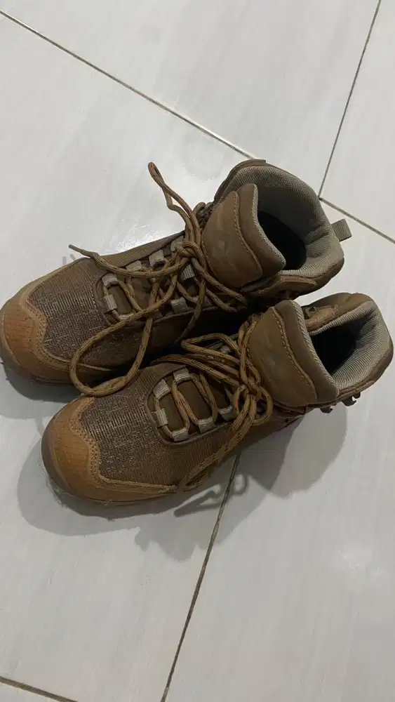 Sepatu hiking eiger wanita original lora mc art 6959