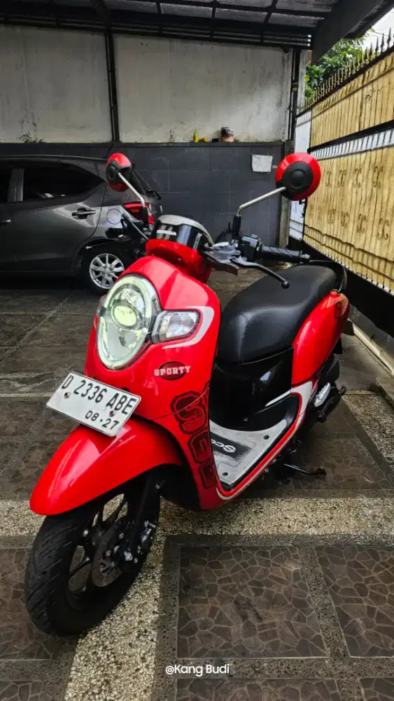 Scoopy Sporty ISS Donut 2017 Merah Low KM