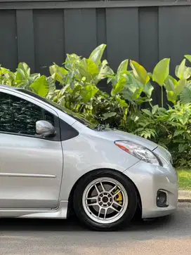 (MOBIL KESAYANGAN) Toyota Yaris S Limited Matic Full Modif 2013