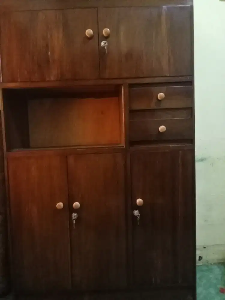 Jual lemari asli jati,lemari antik (jadul)