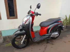 Di jual cepat scoopy karbu 2012 siap pakai