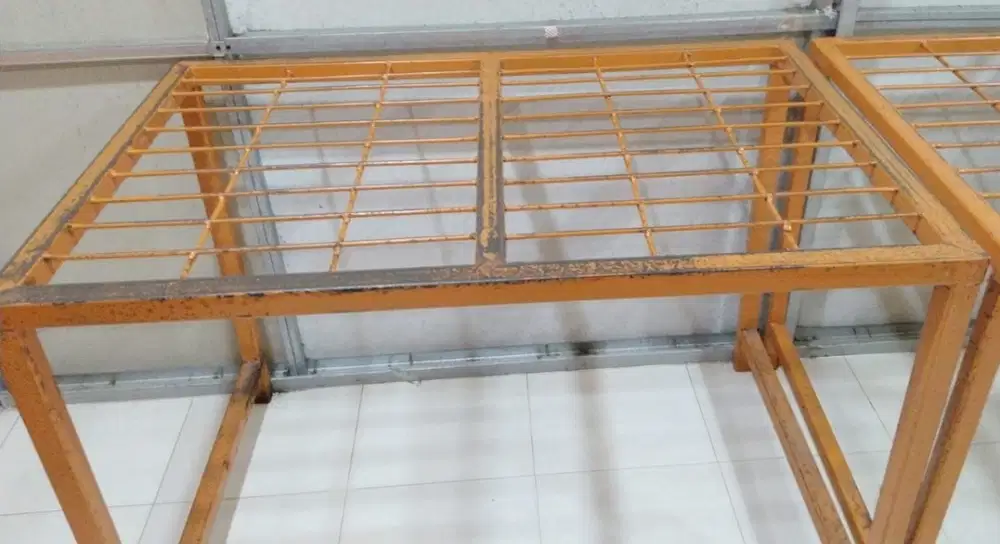 Meja setrika uap laundry 80x81x121 full besi