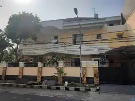 Rumah Hook terawat dukuh kupang timur