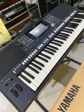 Keyboard yamaha psr s975