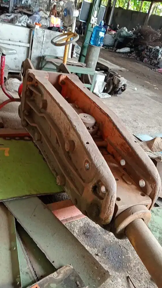 Breaker kotrack KTR 2000T untuk pc200