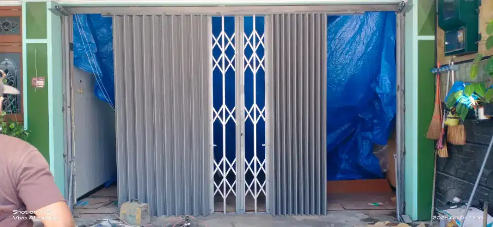 pintu harmonika
