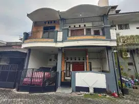 RUMAH DI JALAN MENANGGAL, GAYUNGAN SURABAYA